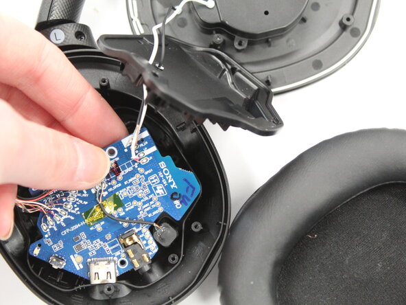 Sony WH-CH710N Charging Port Replacement: 17 단계, 이미지 3개 중 1개