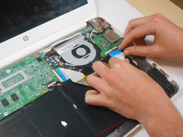 HP Chromebook 14-Q010DX Hard drive Replacement, Battery: crwdns2935265:08crwdnd2935265:02crwdnd2935265:02crwdne2935265:0