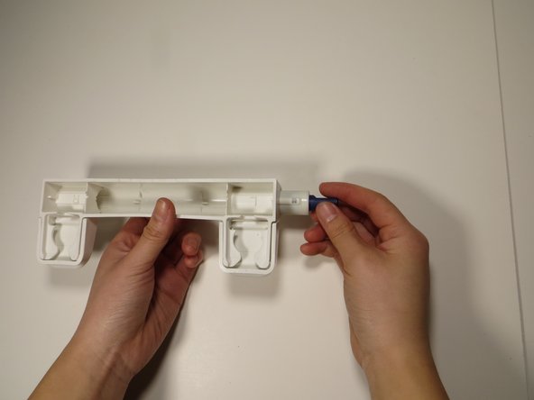 How to Fix Wobbly Toilet Seat Hinges: crwdns2935265:05crwdnd2935265:02crwdnd2935265:03crwdne2935265:0