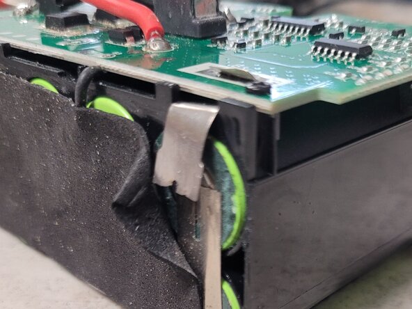 Ryobi One plus 18V Li-ion Battery (130501002) Technique: crwdns2935265:02crwdnd2935265:02crwdnd2935265:03crwdne2935265:0