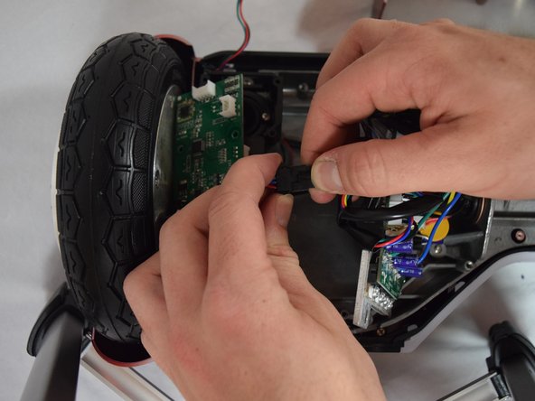 Hover-1 Horizon Wheel Wires Replacement: step 9, image 2 of 3