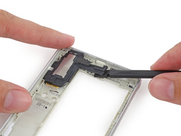 Samsung Galaxy Alpha Teardown: crwdns2935265:021crwdnd2935265:02crwdnd2935265:03crwdne2935265:0