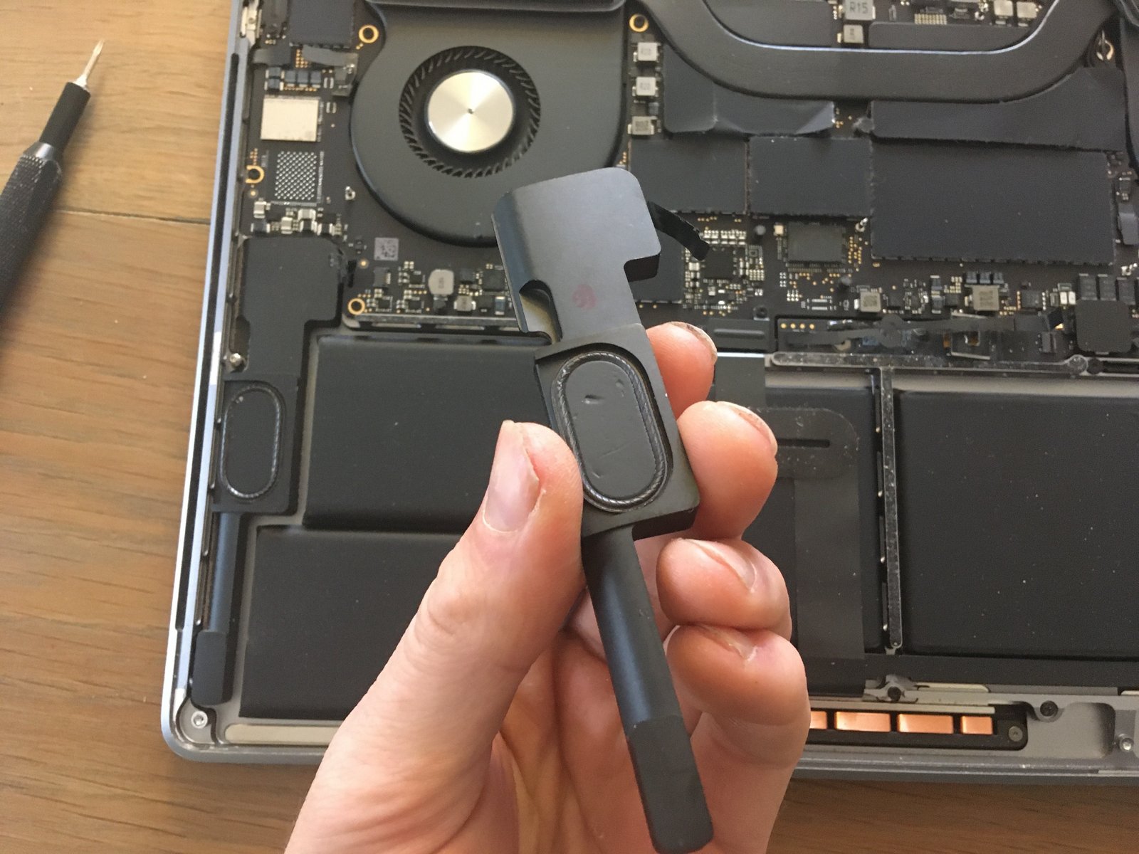 MacBook Pro 16" (2019) Left Speaker
