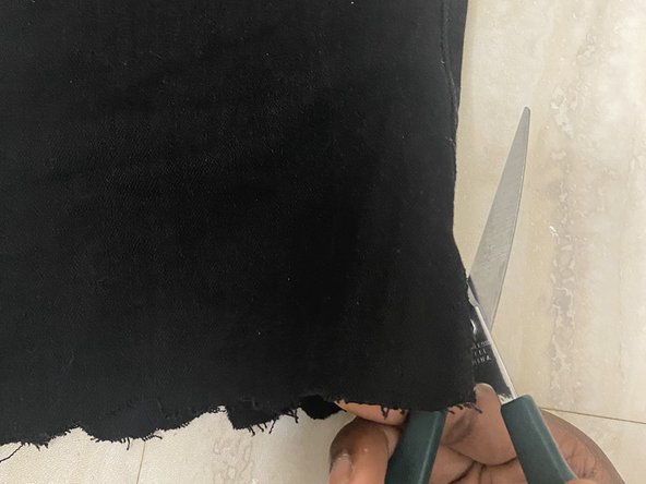 How to Lengthen a Pair of Shorts: шаг 2, изображение 3 из 3