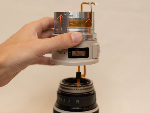 Canon EF 70-200mm f/2.8L IS USM Zooming Key Replacement, Remove the Intermediate Barrel: crwdns2935265:010crwdnd2935265:02crwdnd2935265:02crwdne2935265:0