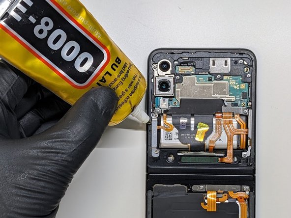 Samsung Galaxy Z Flip 3 Screen and Frame Assembly Replacement