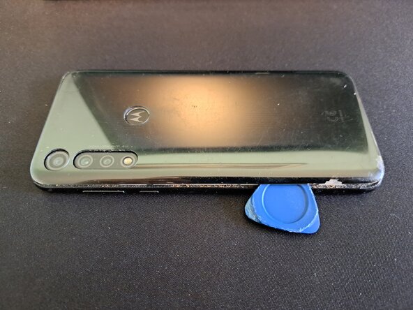 Motorola Moto G Power (2020)/G8 Power Display Replacement, Remove the back panel: crwdns2935265:02crwdnd2935265:01crwdnd2935265:02crwdne2935265:0