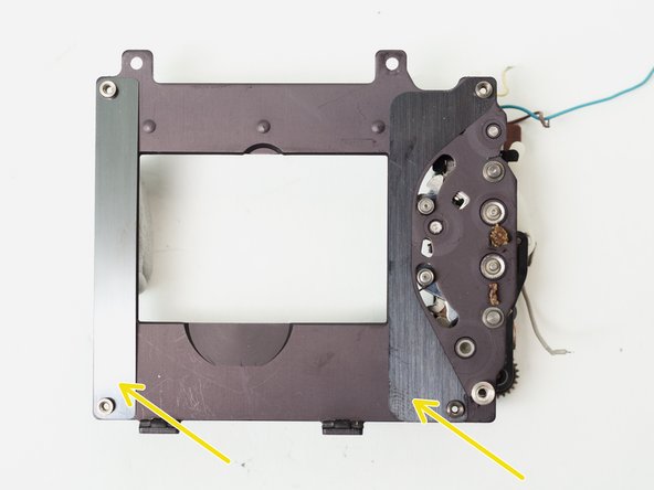 Pentax ME Super Shutter Service, Remove opening curtain: crwdns2935265:028crwdnd2935265:03crwdnd2935265:03crwdne2935265:0