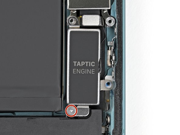 iPhone 16 Plus Loudspeaker Replacement, Secure the Taptic Engine: crwdns2935265:033crwdnd2935265:01crwdnd2935265:02crwdne2935265:0