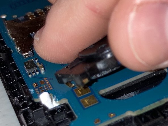 Samsung GT-E1205Q Teardown, Parts to Remove: crwdns2935265:04crwdnd2935265:02crwdnd2935265:02crwdne2935265:0