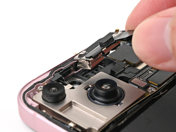 iPhone 15 Front Camera Assembly Replacement, Place the front camera assembly: passo 29, imagem 1 %32