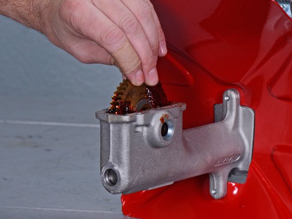 Mantis Tiller 7940 (2017) Tine Shaft Roller Bearings Replacement, Remove the worm gear: crwdns2935265:015crwdnd2935265:02crwdnd2935265:03crwdne2935265:0