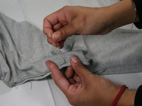 How to Fix a Split Seam on Shirt Sleeves: crwdns2935265:04crwdnd2935265:03crwdnd2935265:03crwdne2935265:0