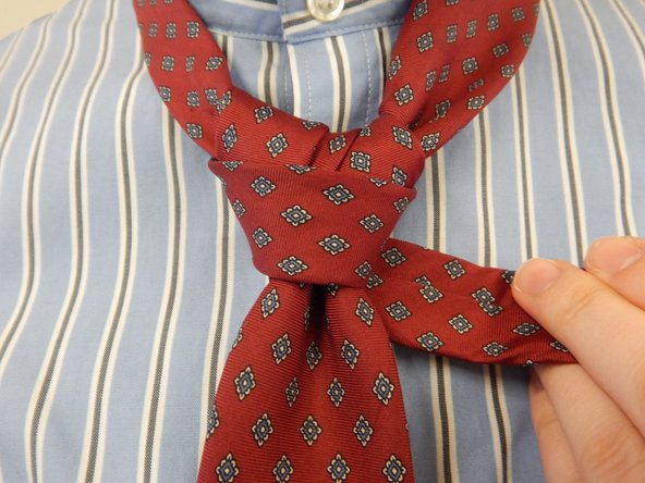 How to Tie a Tie: Trinity: crwdns2935265:012crwdnd2935265:02crwdnd2935265:02crwdne2935265:0