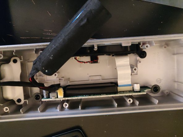 Creative MUVO 2 Battery Replacement, unscrew battery attachment: crwdns2935265:04crwdnd2935265:03crwdnd2935265:03crwdne2935265:0