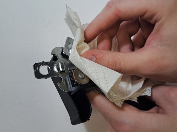 Manual Top-Cut Can Opener Cutting Wheel Replacement: crwdns2935265:04crwdnd2935265:02crwdnd2935265:02crwdne2935265:0