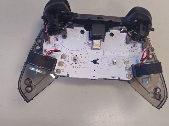 PDP Victrix Gambit Prime Wired Tournament Controller Daughterboard Replacement: step 3, image 2 of 3