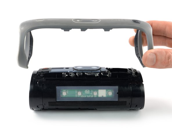 JBL Flip 5 Battery Replacement, Remove the passive radiator bracket: crwdns2935265:07crwdnd2935265:03crwdnd2935265:03crwdne2935265:0