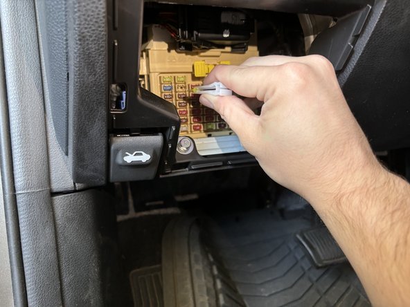 2021 Kia Rio Driver Side Fuse Replacement: stap 0, afbeelding 3 van 3
