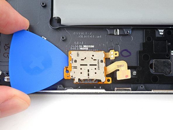 Samsung Galaxy Tab S7 Plus 5G microSD Card Reader Replacement, Remove the microSD card reader: crwdns2935265:047crwdnd2935265:02crwdnd2935265:03crwdne2935265:0