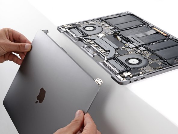 MacBook Pro 13" Touch Bar 2017 Screen Replacement, Remove the screen: crwdns2935265:032crwdnd2935265:03crwdnd2935265:03crwdne2935265:0