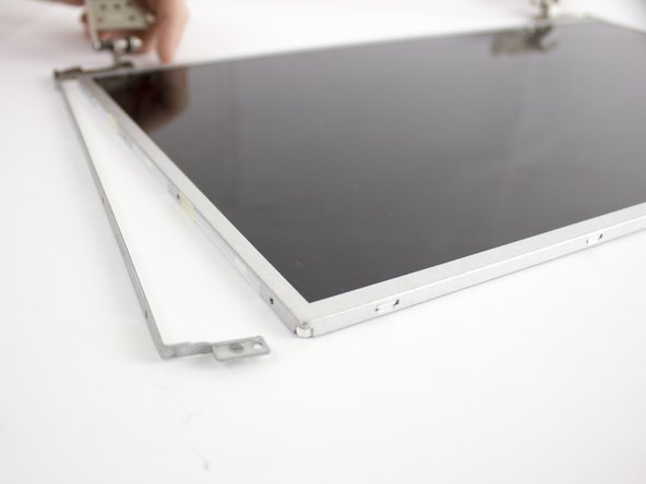 Dell Inspiron 17R-5737 Screen Replacement: crwdns2935265:018crwdnd2935265:03crwdnd2935265:03crwdne2935265:0