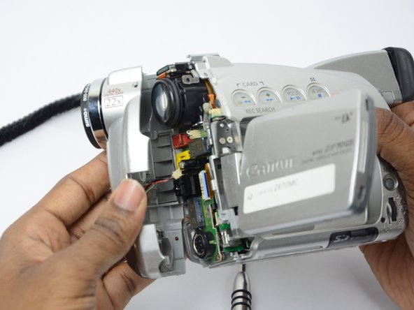 Canon ZR70MC LCD Component Replacement: crwdns2935265:07crwdnd2935265:03crwdnd2935265:03crwdne2935265:0