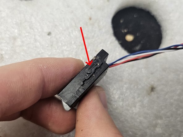 Roborock S7: Cliff sensor replacement, Disassemble the cliff sensor: crwdns2935265:011crwdnd2935265:02crwdnd2935265:03crwdne2935265:0