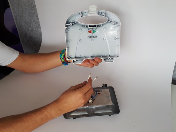 Home Essentials Sandwich Press Teardown: crwdns2935265:06crwdnd2935265:03crwdnd2935265:03crwdne2935265:0