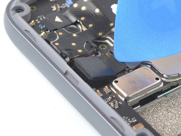 Fairphone 4 Front Camera Replacement, Lift out the front camera: stap 0, afbeelding 2 van 2
