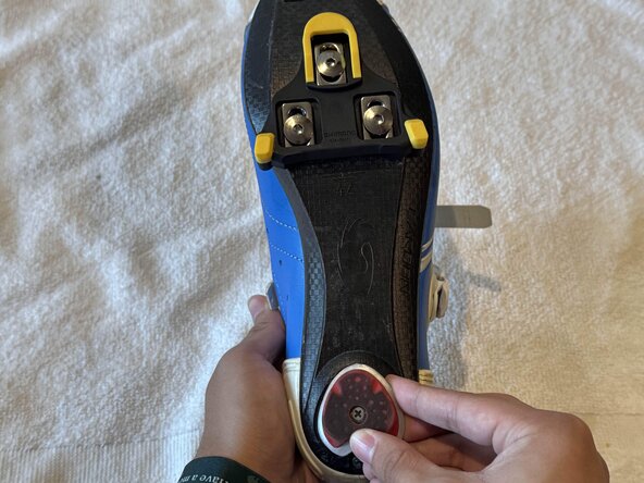 Sidi Bike Shoe Cleat and Heel Plate Replacement: crwdns2935265:00crwdnd2935265:01crwdnd2935265:02crwdne2935265:0