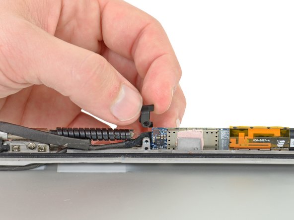 MacBook Pro 15" Unibody Late 2008 and Early 2009 AirPort/iSight Cable Replacement: crwdns2935265:031crwdnd2935265:02crwdnd2935265:02crwdne2935265:0