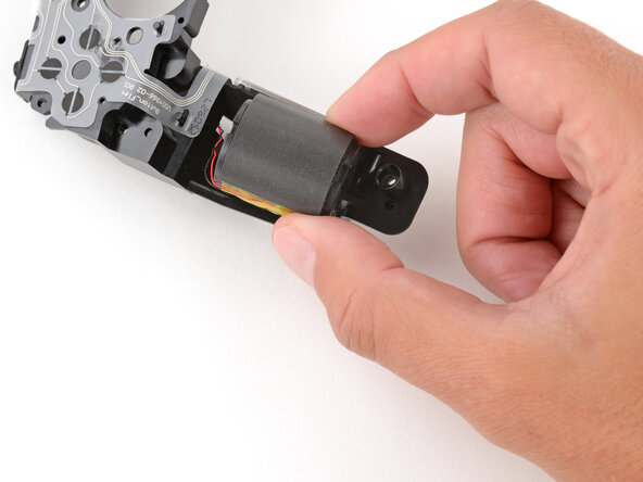 Steam Controller (2nd Gen, 2026) Left Rumble Motor Replacement, Remove the rumble motor: step 23, image 1 of 2