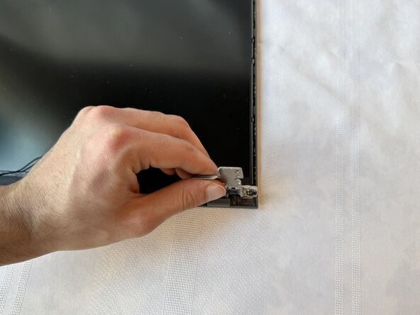 Asus X515EA-BB53-CB LCD Screen Replacement: step 13, image 1 of 3