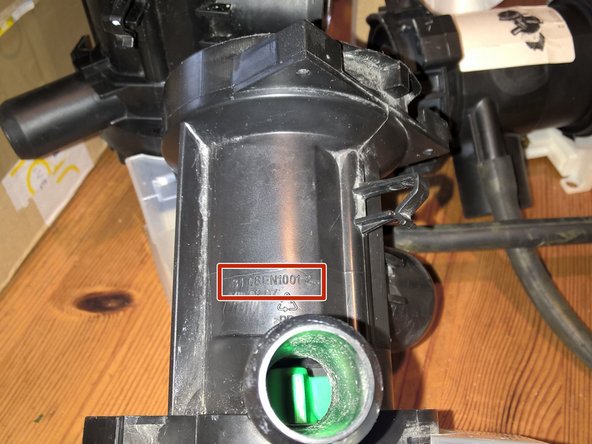 Remplacer la pompe de vidange d'un lave-linge LG F84G62WHS, Remplacer la pompe de vidange: étape 12, image 1 de 1