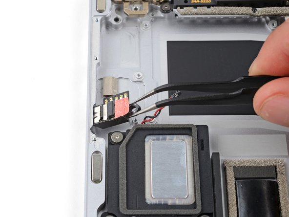 Microsoft Surface Laptop 4 (15-inch) Headphone Jack Replacement