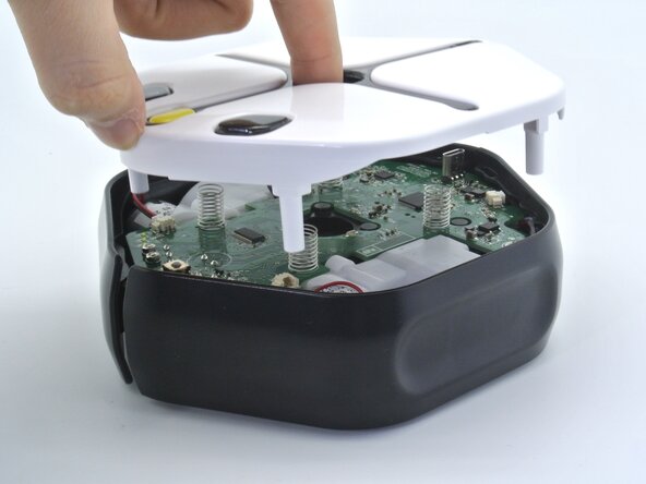 Disassembling the Root Coding Robot, Opening up the Root: crwdns2935265:02crwdnd2935265:03crwdnd2935265:03crwdne2935265:0