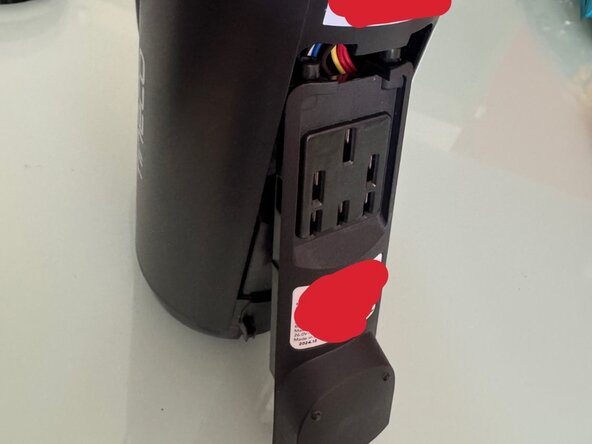 Disassembling Tineco Floor One Switch S6 SwitchPro Motor, Remove charging panel: crwdns2935265:04crwdnd2935265:03crwdnd2935265:03crwdne2935265:0
