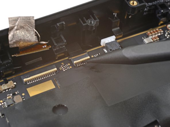 HTC Vive XR Elite Depth Sensor Replacement, Disconnect the microphone: crwdns2935265:081crwdnd2935265:02crwdnd2935265:02crwdne2935265:0