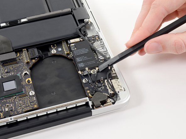 MacBook Pro 13" Retina Display Late 2012 I/O Board Replacement: crwdns2935265:019crwdnd2935265:03crwdnd2935265:03crwdne2935265:0