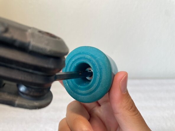 Roller Skate Bullseye Toe Stop Replacement: step 5, image 1 of 3