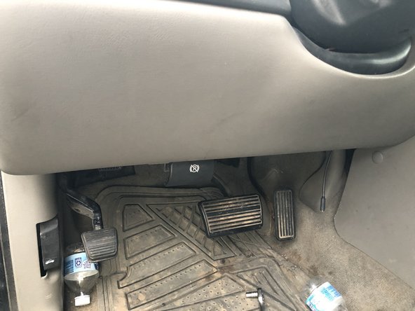 2000-2006 Chevrolet Suburban Hydroboost Cylinder Replacement: step 7, image 1 of 2