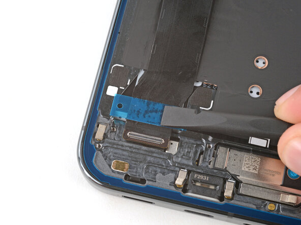 Google Pixel 10 Pro XL Screen Replacement, Apply new screen cable adhesive: 26 단계, 이미지 3개 중 2개