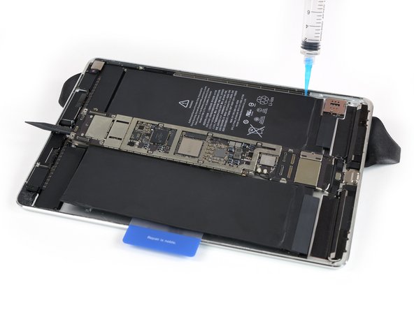 iPad Pro 10.5" Battery Replacement: crwdns2935265:037crwdnd2935265:02crwdnd2935265:02crwdne2935265:0