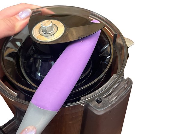 How to Fix a Stuck Auger in a Nama J2 Juicer: 步骤 3 中的图像 1，1