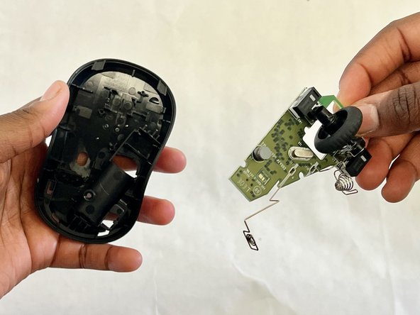 Logitech M185 Wireless Mouse Scroll Wheel Replacement: crwdns2935265:04crwdnd2935265:02crwdnd2935265:02crwdne2935265:0