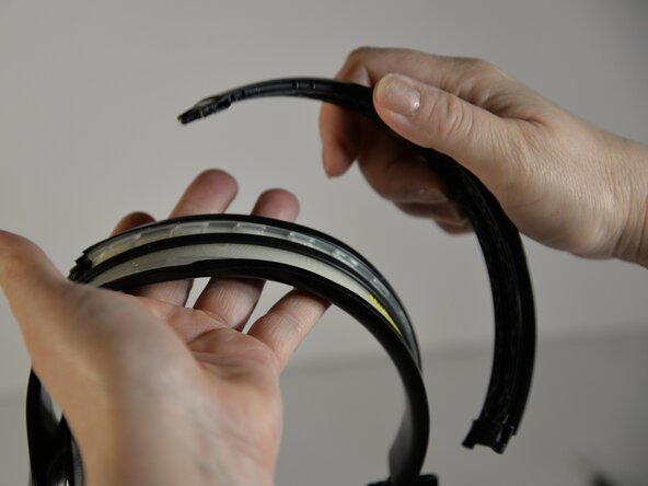 Beats Studio3 Headband Replacement: step 4, image 1 of 1