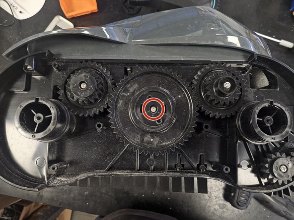 Aiper Seagull Pro: Teardown, Cover and middle cog: crwdns2935265:03crwdnd2935265:02crwdnd2935265:02crwdne2935265:0