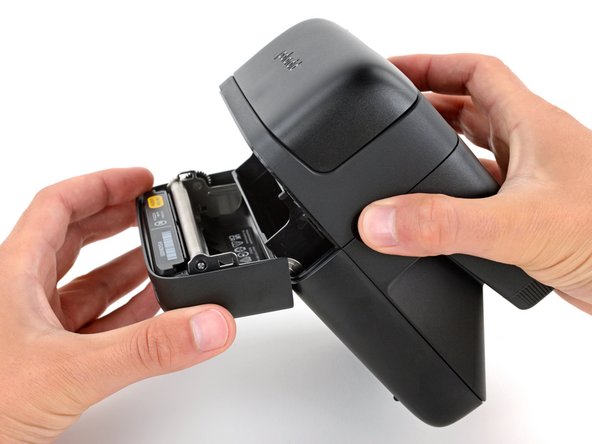 Polaroid Flip Bottom Shell Replacement, Open the film door: crwdns2935265:02crwdnd2935265:03crwdnd2935265:03crwdne2935265:0