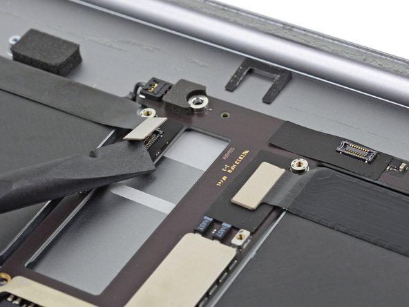 iPad Pro 12.9" Battery Replacement, Disconnect the logic board connectors: crwdns2935265:037crwdnd2935265:02crwdnd2935265:03crwdne2935265:0